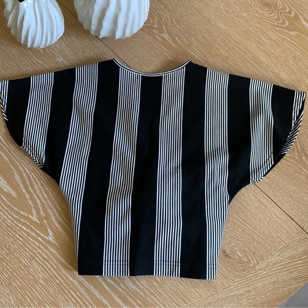 Anthropologie Bishop + Young Twist-Front Top - Picture 5 of 13